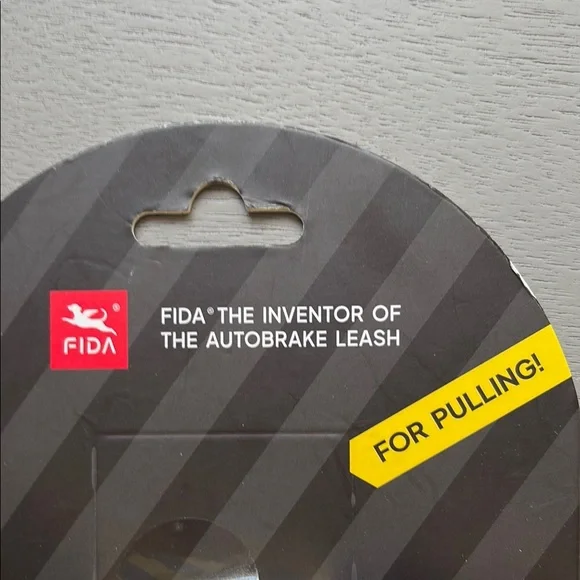 lDo Not buy. clasp is broken  Fida Shock Absorbing Retractable 16’ Dog Leash. - Picture 3 of 6